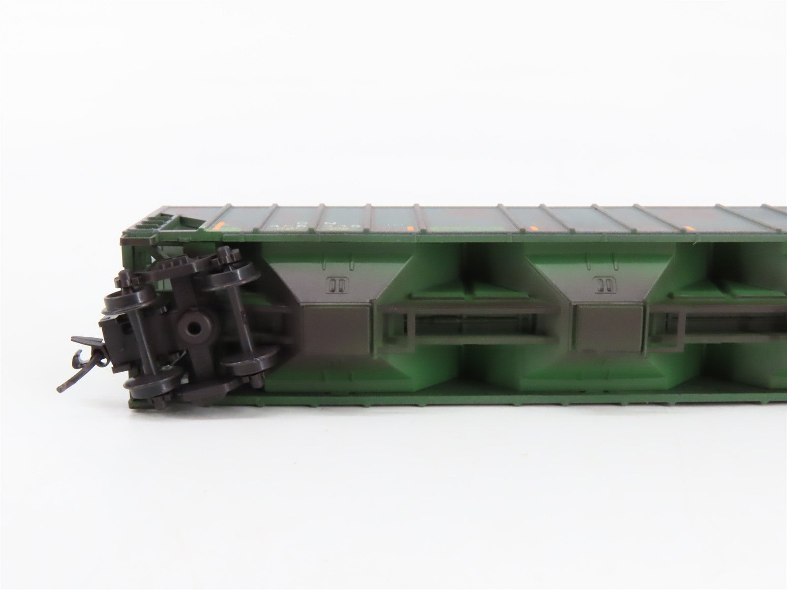 N Scale Micro-Trains 09951230 BN Burlington Northern 3-Bay Covered Hopper RTR
