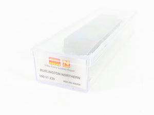 N Scale Micro-Trains 09951230 BN Burlington Northern 3-Bay Covered Hopper RTR