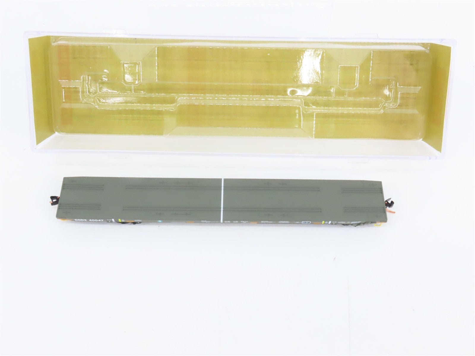 N Scale Micro-Trains 13753022 DODX Department of Defense 68' Flat Car  RTR