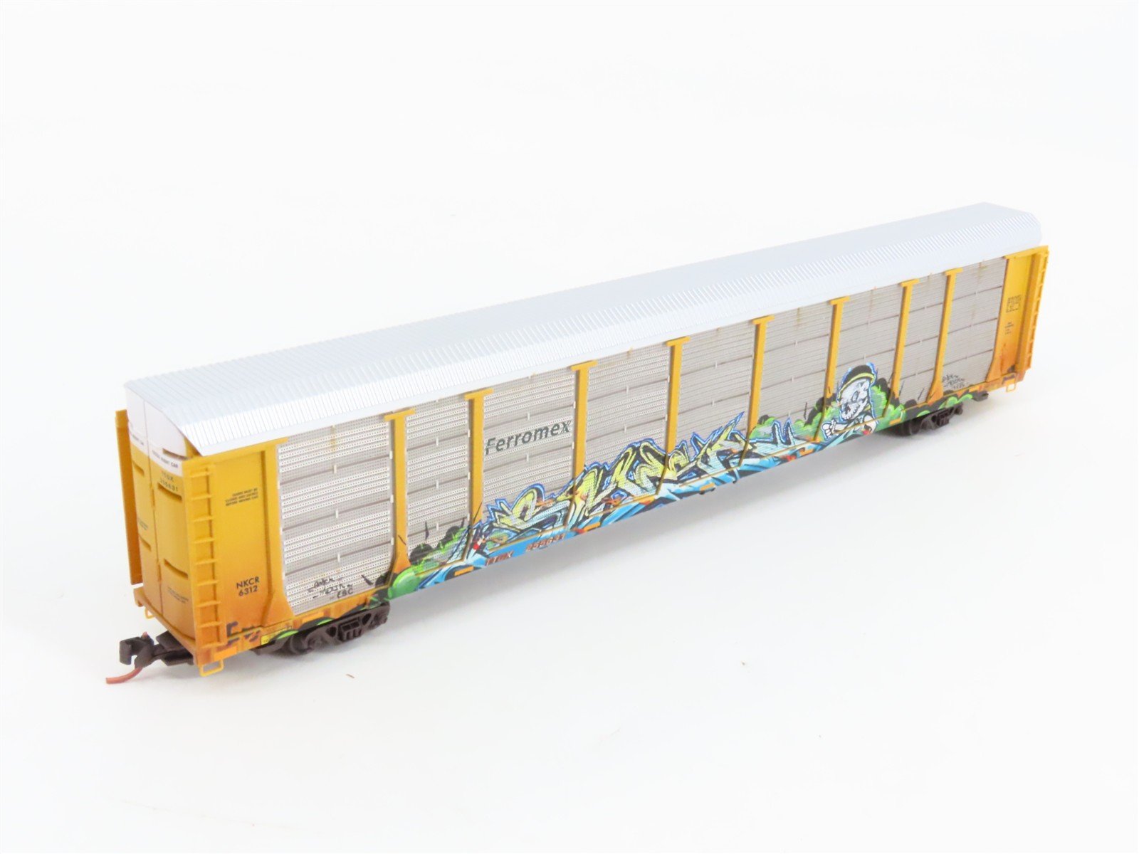 N Scale Micro-Trains 11144120 Ferromex 89' Tri-Level Closed Auto Carrier RTR