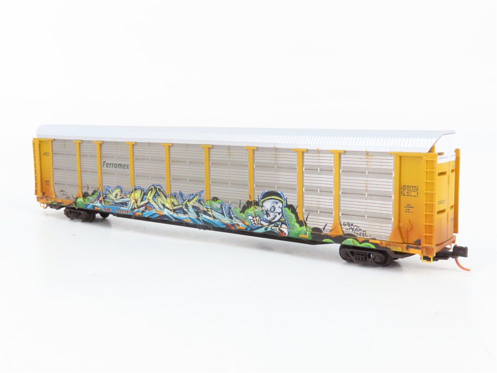 N Scale Micro-Trains 11144120 Ferromex 89' Tri-Level Closed Auto Carrier RTR
