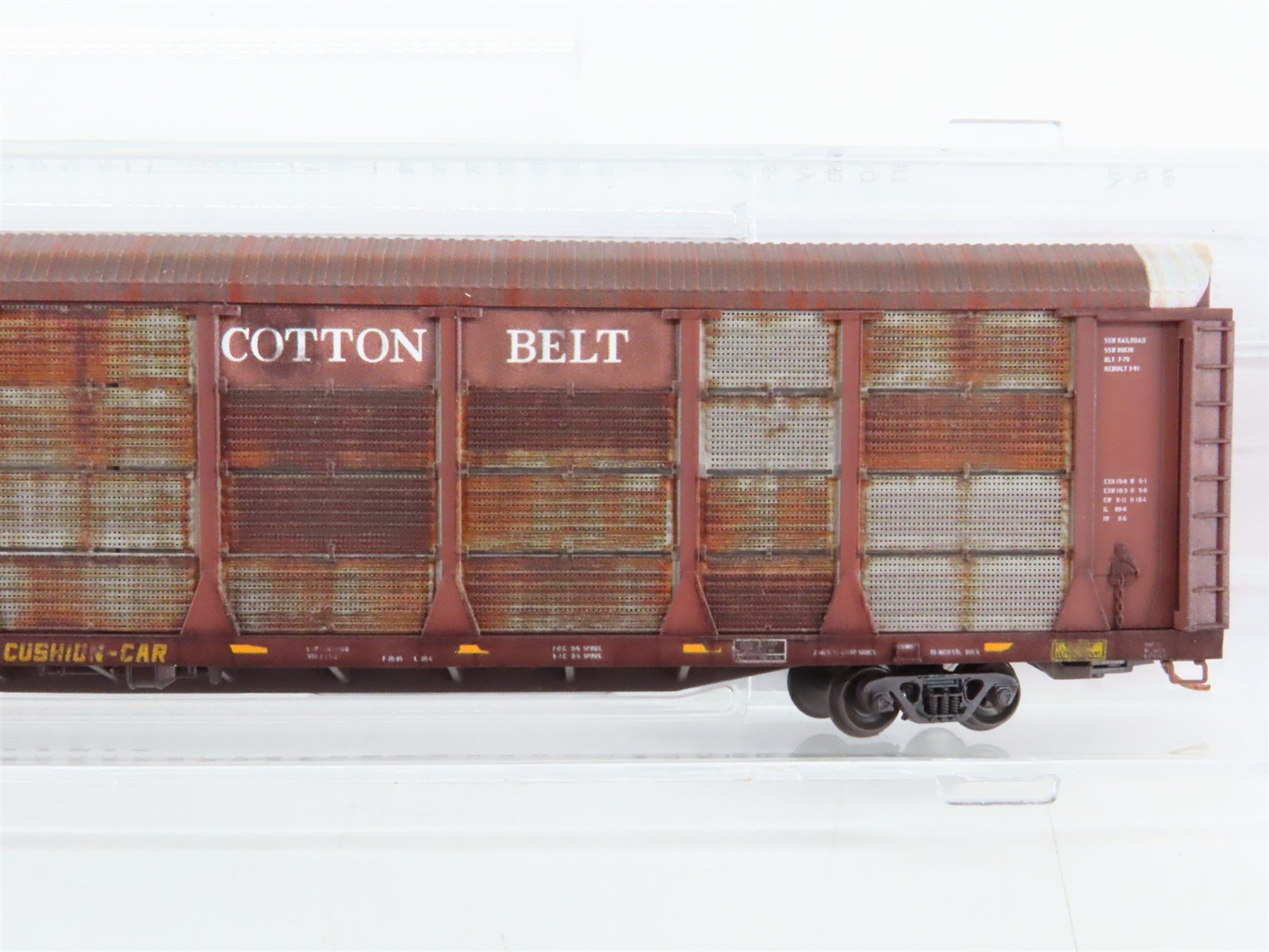 N Scale Micro-Trains 11144320 Cotton Belt 89' Tri-Level Closed Auto Carrier RTR