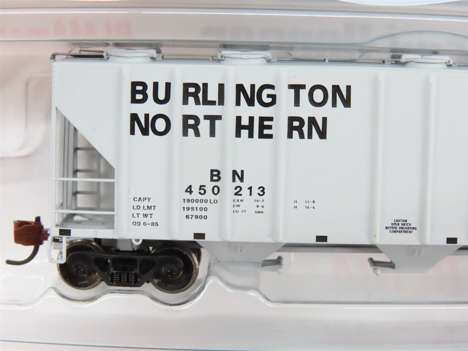 N Scale BLMA Models 11019 Burlington Northern PS-4000 3-Bay Covered Hopper RTR