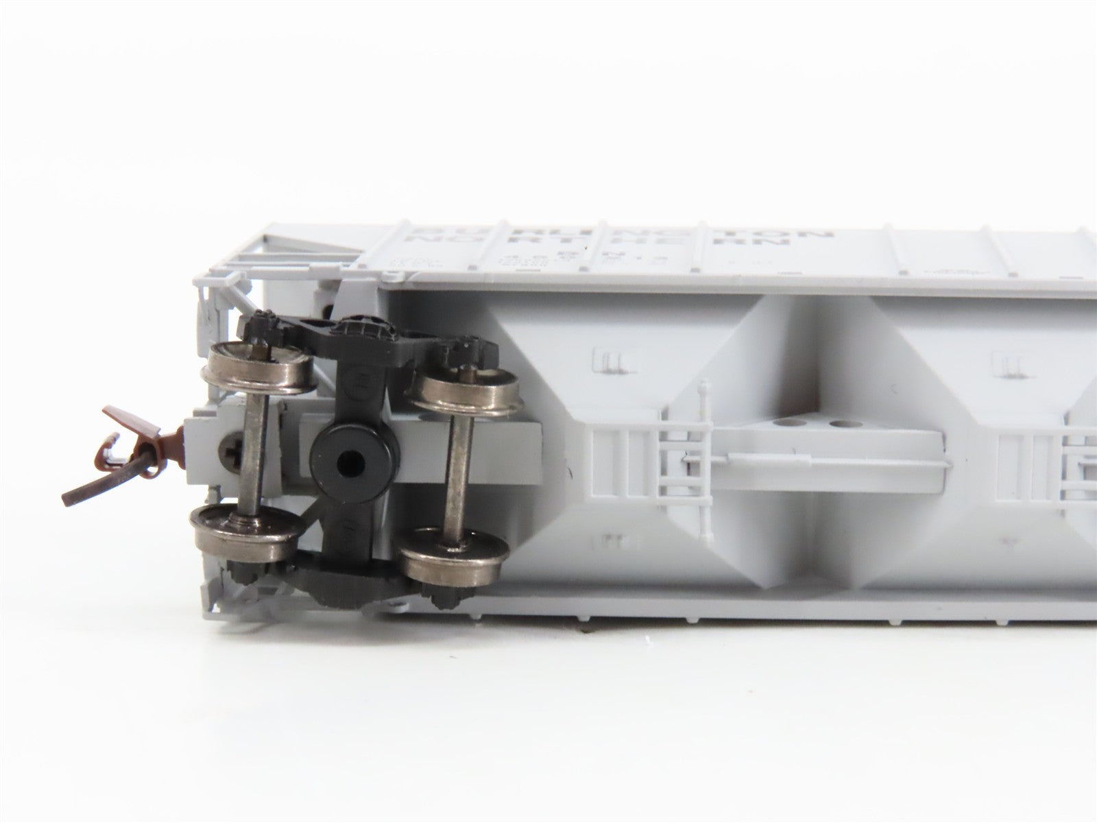 N Scale BLMA Models 11019 Burlington Northern PS-4000 3-Bay Covered Hopper RTR