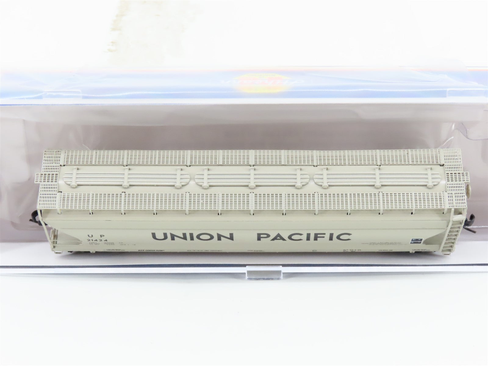 N Scale Athearn ATH7881 UP Union Pacific ACF 4600 3-Bay Covered Hopper #21424
