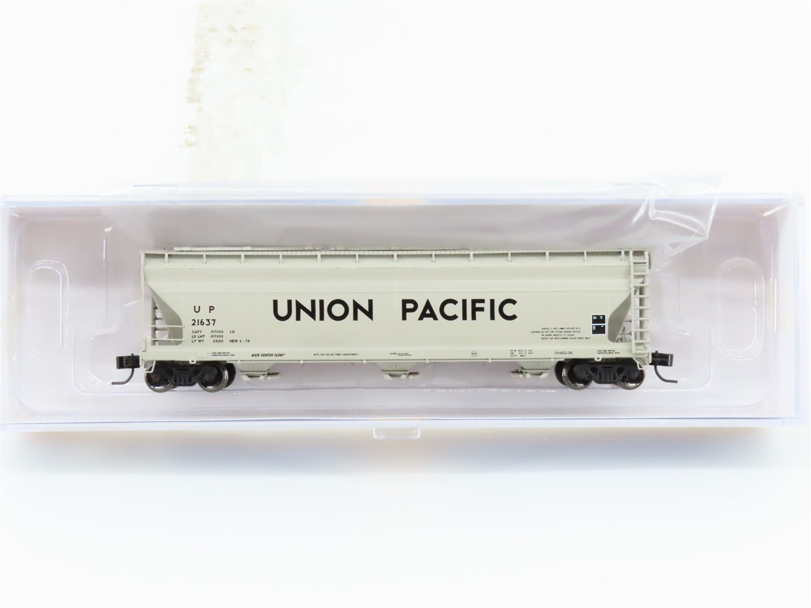 N Scale Athearn ATH7883 UP Union Pacific ACF 4600 3-Bay Covered Hopper #21637