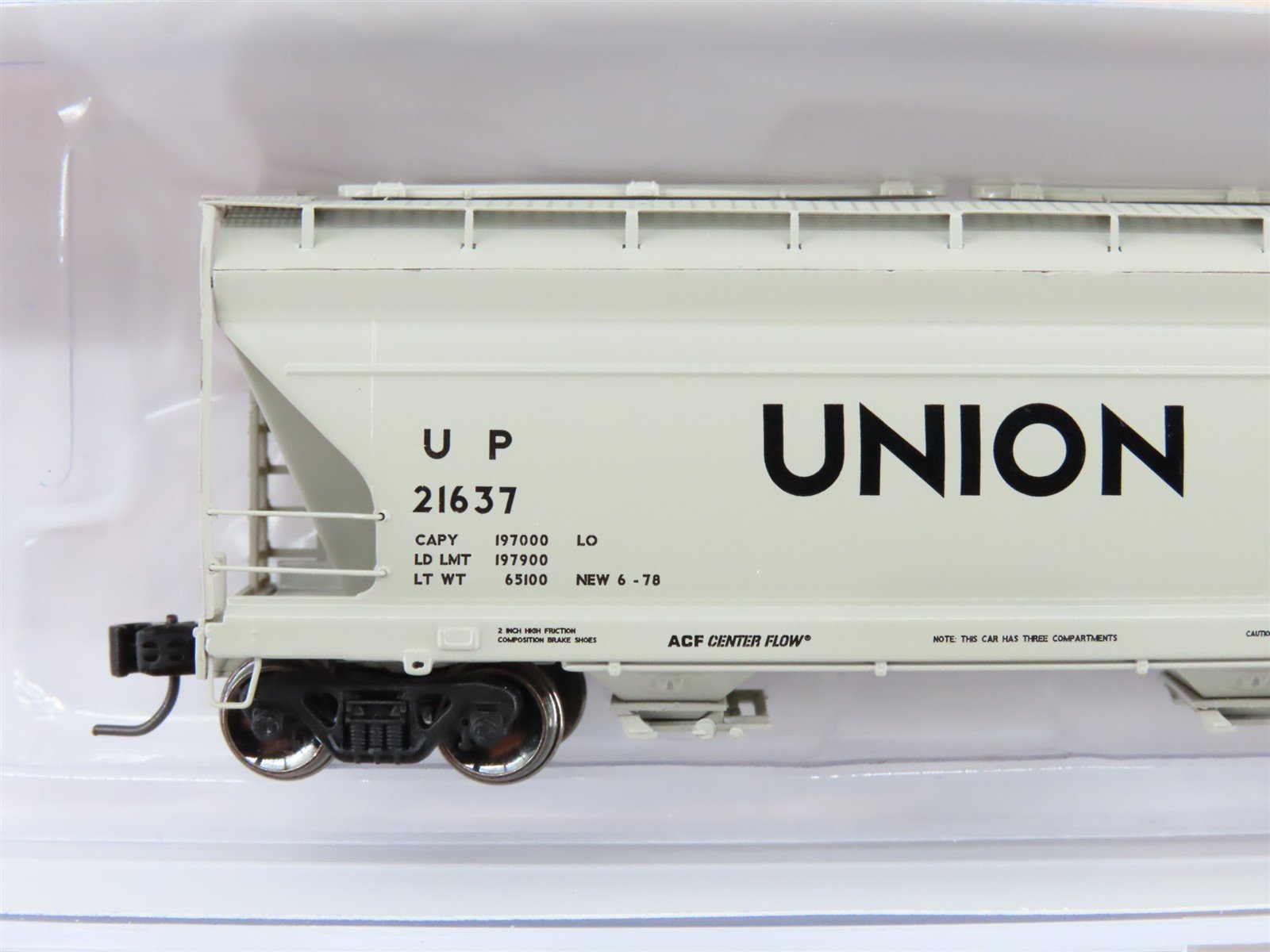 N Scale Athearn ATH7883 UP Union Pacific ACF 4600 3-Bay Covered Hopper #21637