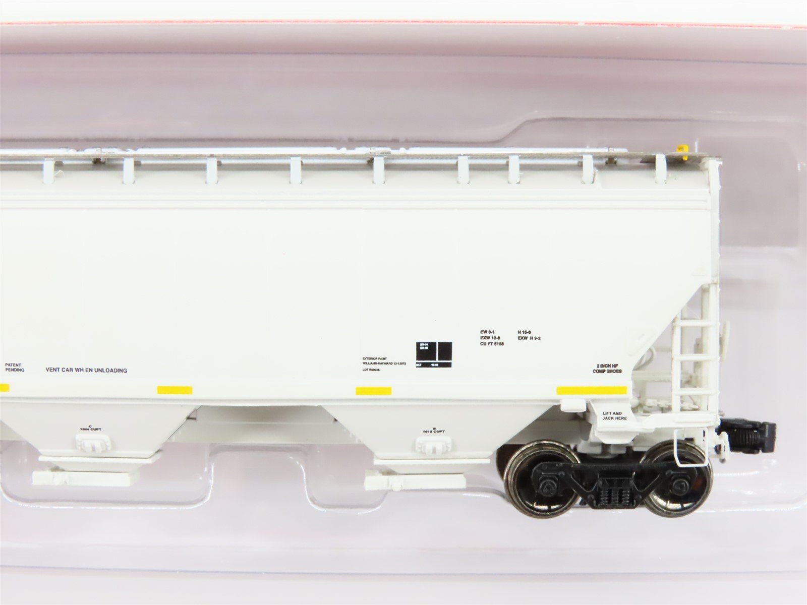 N Scaletrains.com SXT31391 GBRX Greenbrier Leasing 3-Bay Covered Hopper #67044