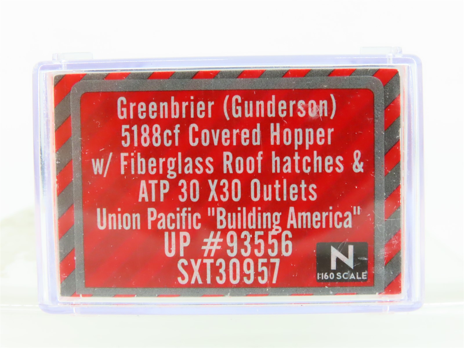 N Scaletrains.com SXT30957 UP Union Pacific 3-Bay Covered Hopper #93556