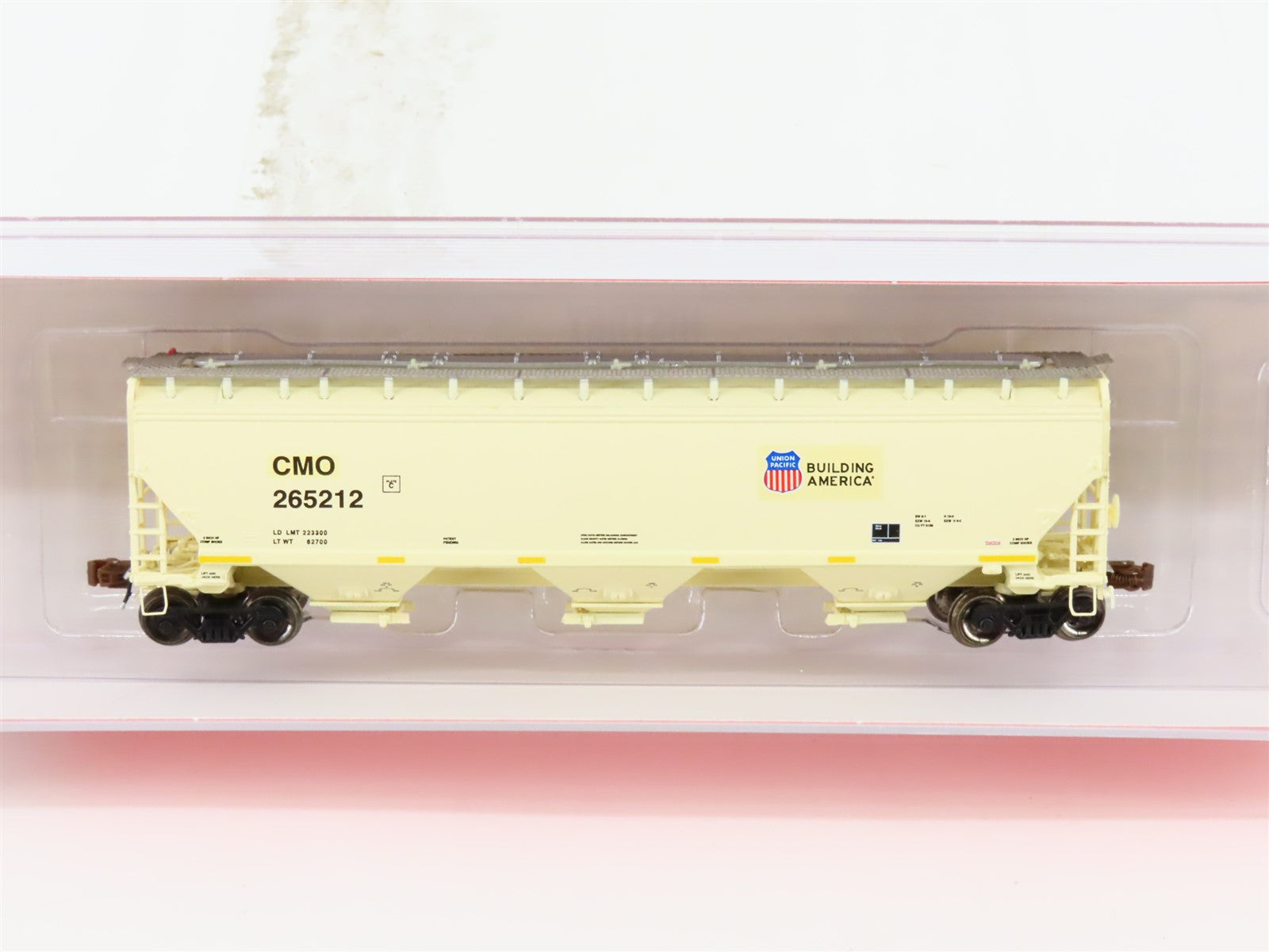 N Scaletrains.com SXT30927 CMO Union Pacific 3-Bay Covered Hopper #265212