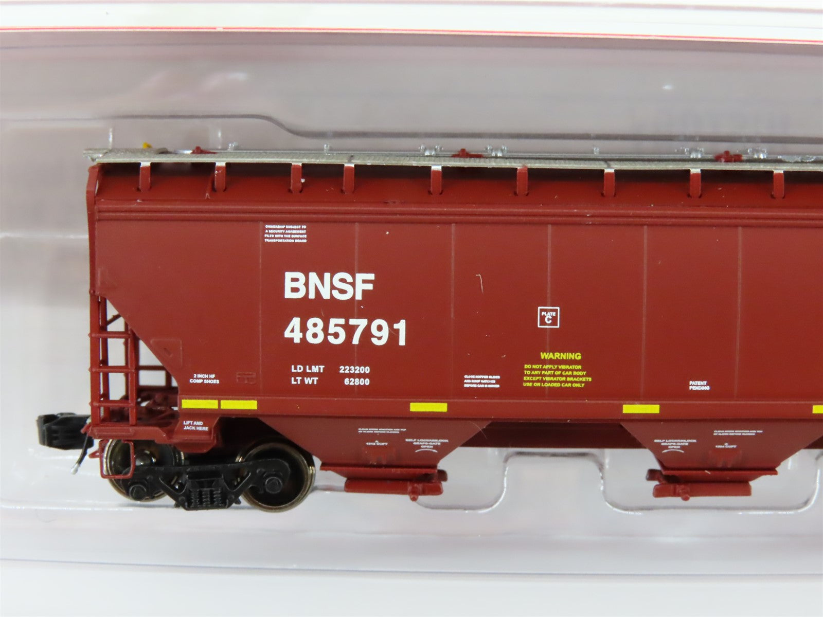 N Scaletrains.com SXT31362 BNSF Railway 3-Bay Covered Hopper #485791