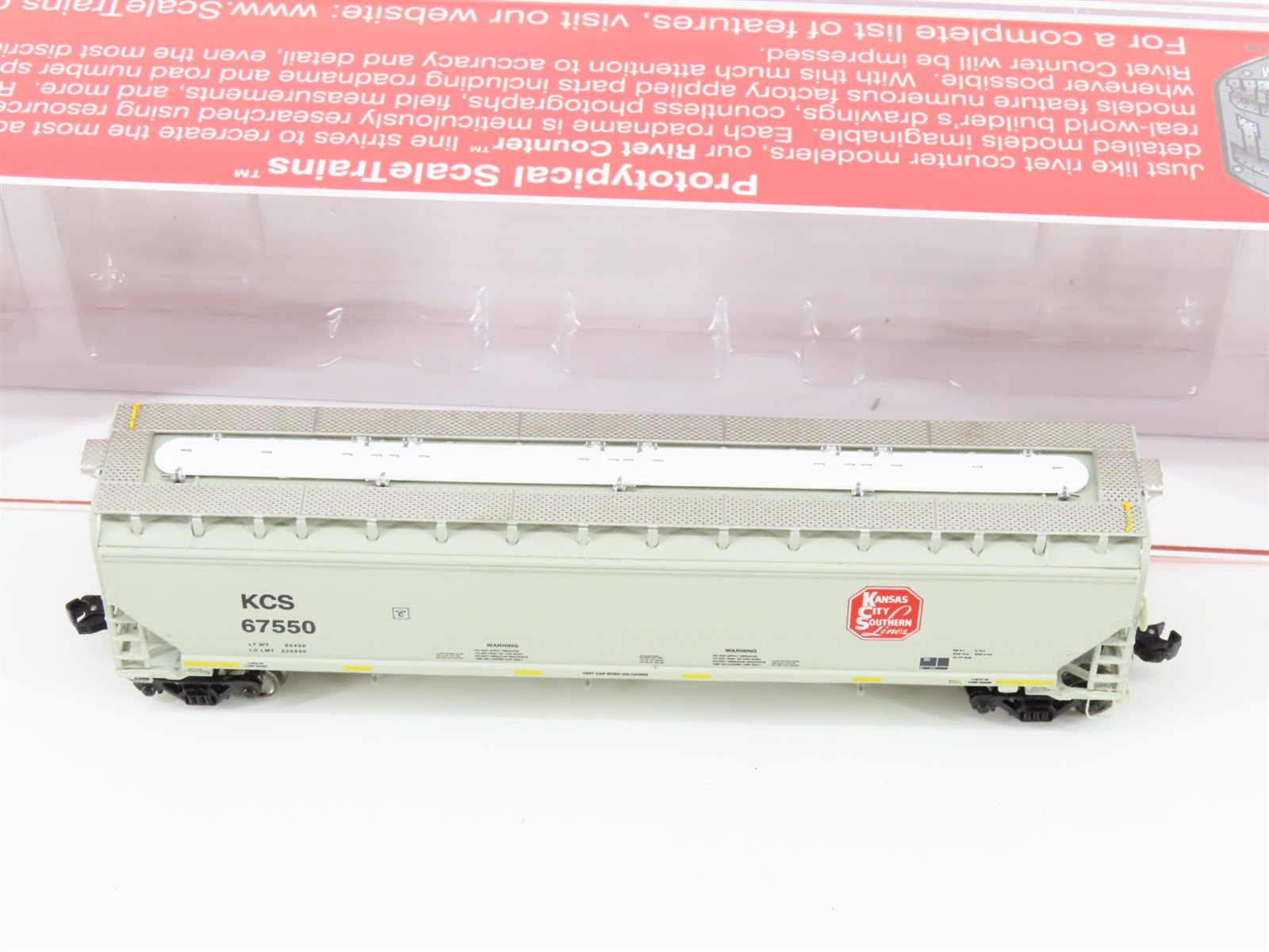 N Scaletrains.com SXT31407 KCS Kansas City Southern 3-Bay Covered Hopper #67550