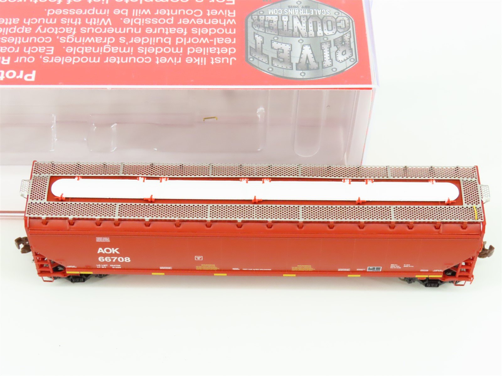 N Scaletrains.com SXT30904 AOK Arkansas Oklahoma 3-Bay Covered Hopper #66708