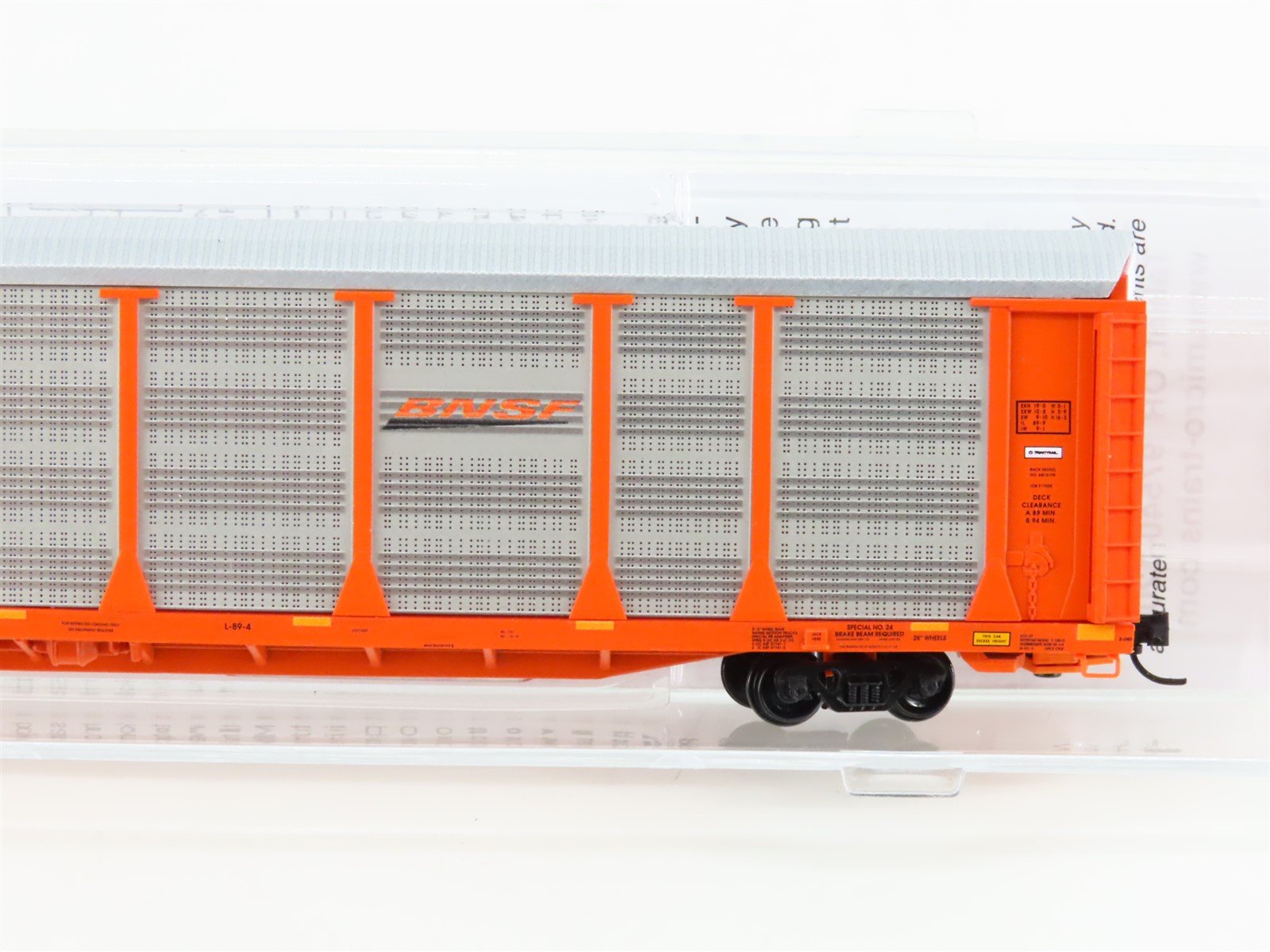 N Scale Micro-Trains MTL 11100420 BNSF 89' Tri-Level Closed Autorack #300863