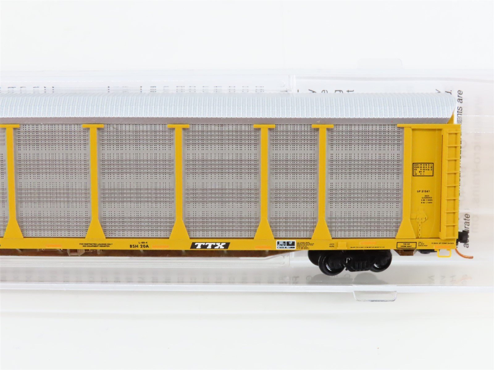 N Scale Micro-Trains MTL 11100280 TTGX UP 89' Tri-Level Closed Autorack #980001
