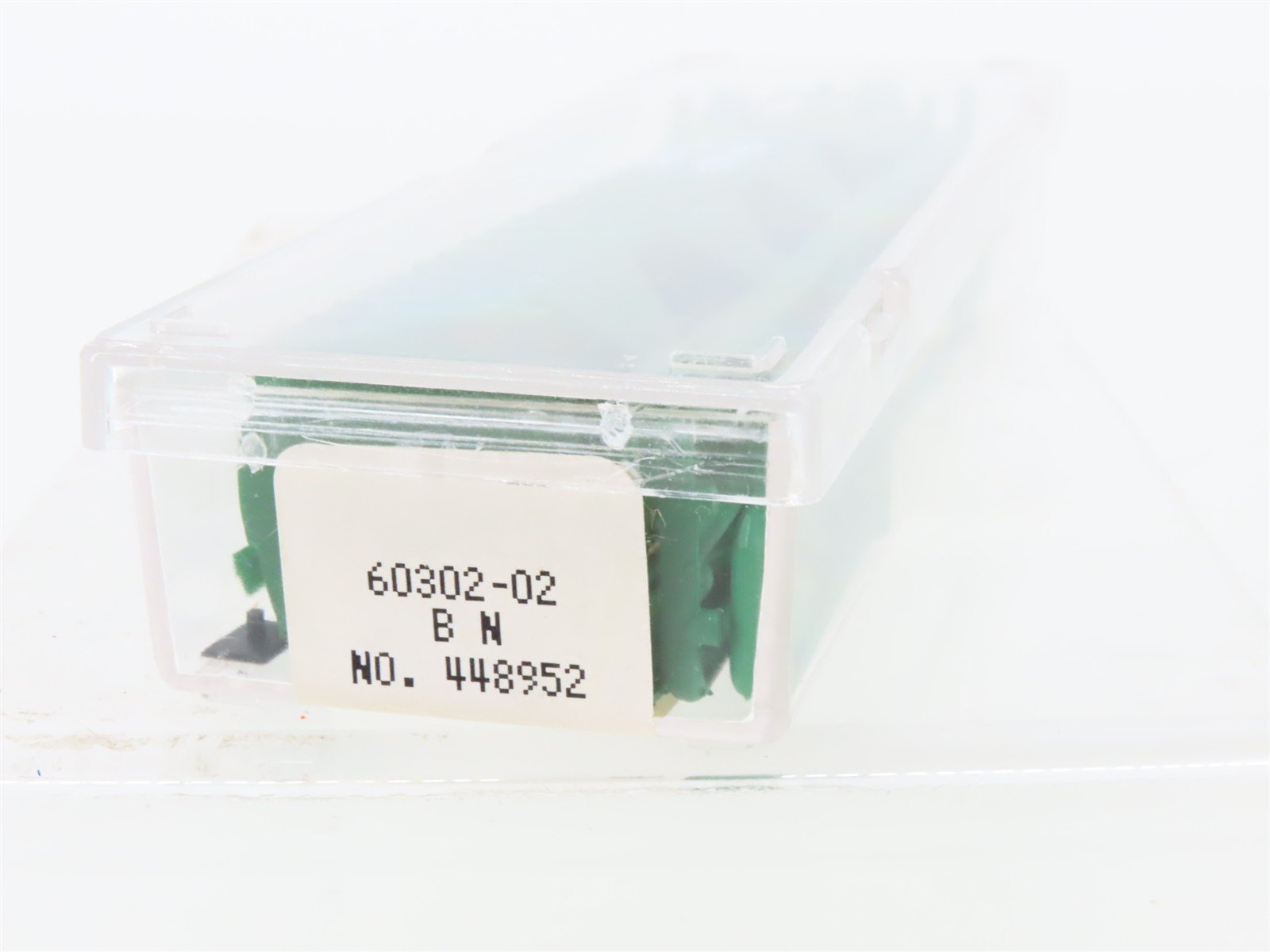 N InterMountain Kit 60302-02 BN Burlington Northern 3-Bay Covered Hopper #448952