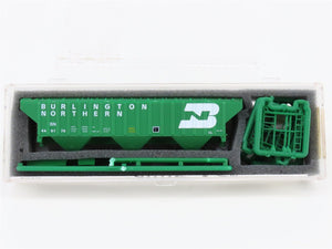 N InterMountain Kit 60302-06 BN Burlington Northern 3-Bay Covered Hopper #449176