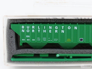 N InterMountain Kit 60302-08 BN Burlington Northern 3-Bay Covered Hopper #449284