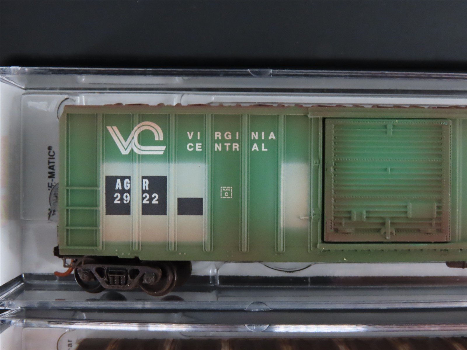 N Scale Micro-Trains MTL 50' Rib Side Box Cars 5-Pack - Weathered & Graffiti