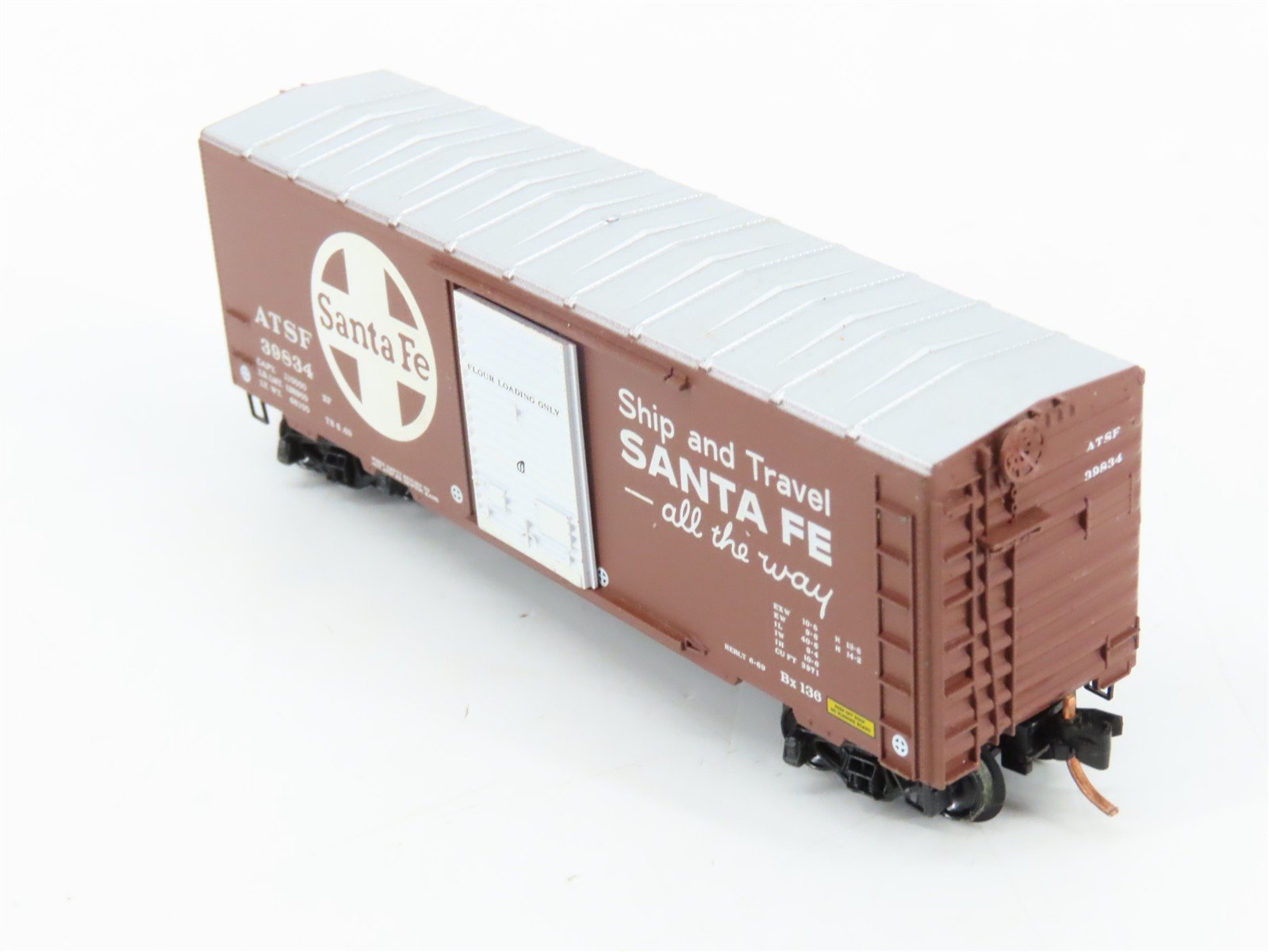 N Scale Micro-Trains 73040 ATSF Santa Fe 40' Box Car 39834 RTR
