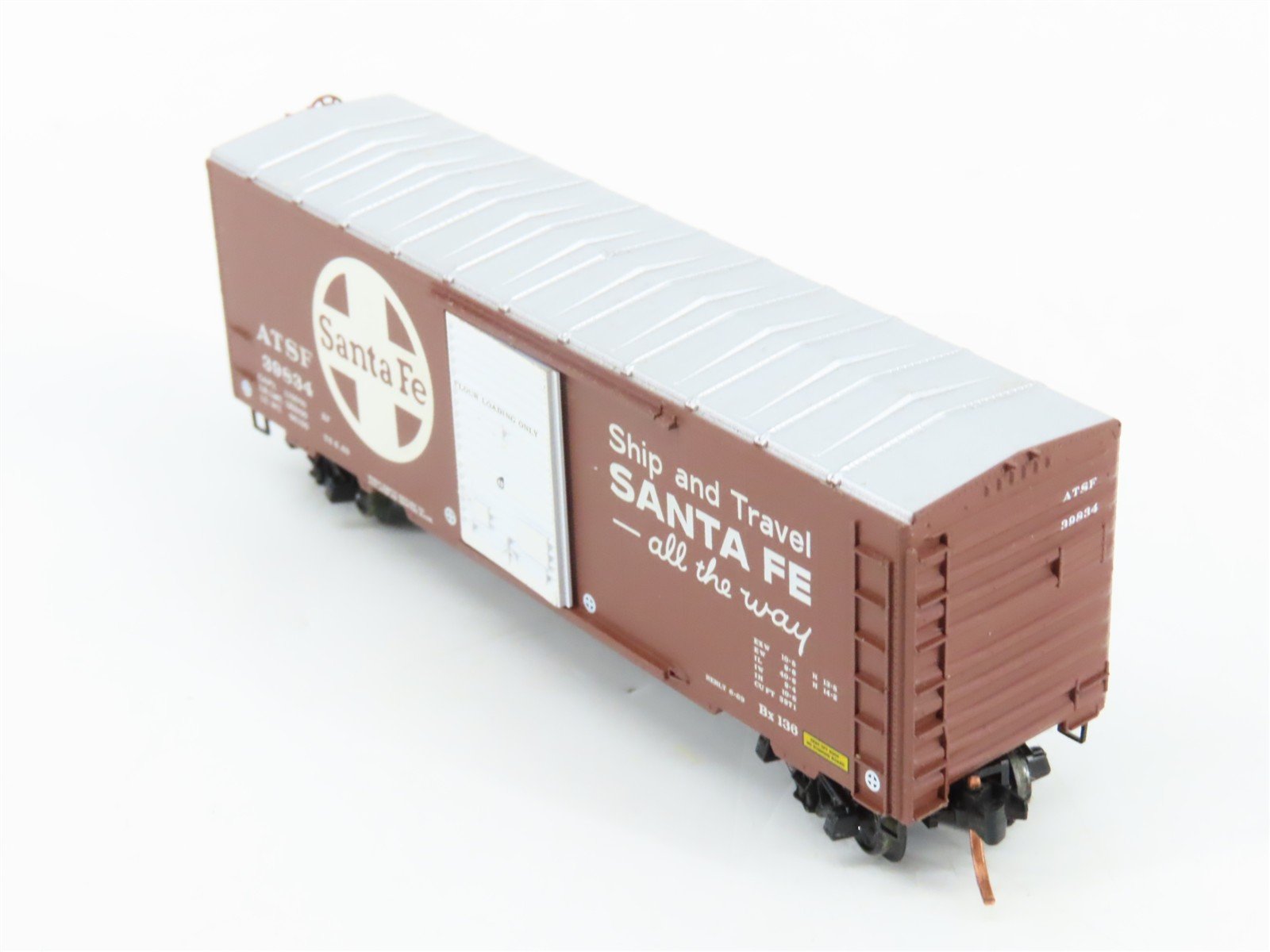 N Scale Micro-Trains 73040 ATSF Santa Fe 40' Box Car 39834 RTR