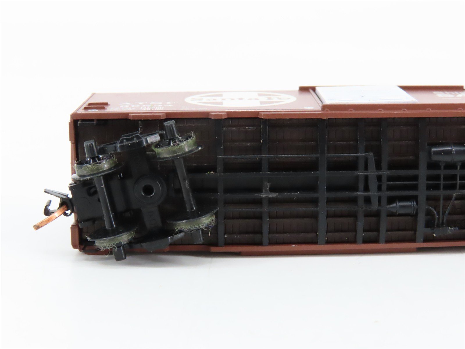 N Scale Micro-Trains 73040 ATSF Santa Fe 40' Box Car 39834 RTR