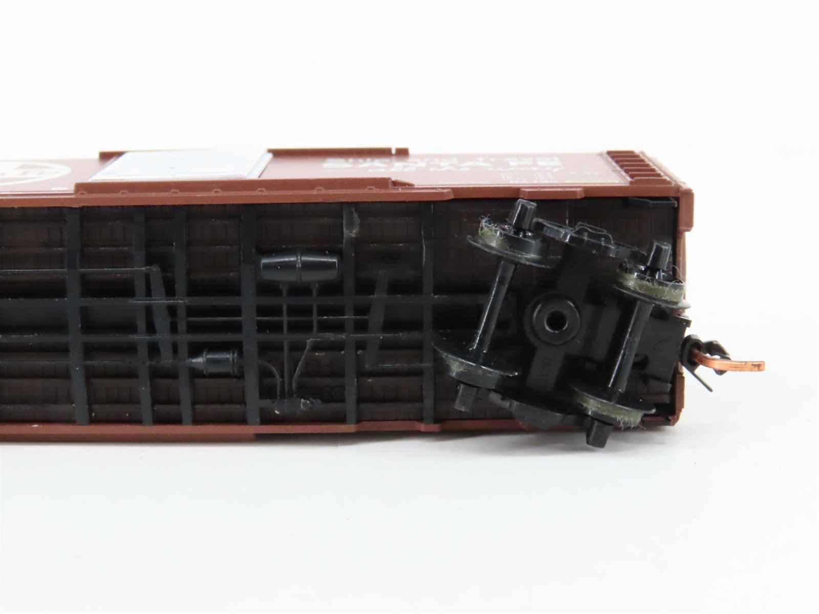 N Scale Micro-Trains 73040 ATSF Santa Fe 40' Box Car 39834 RTR
