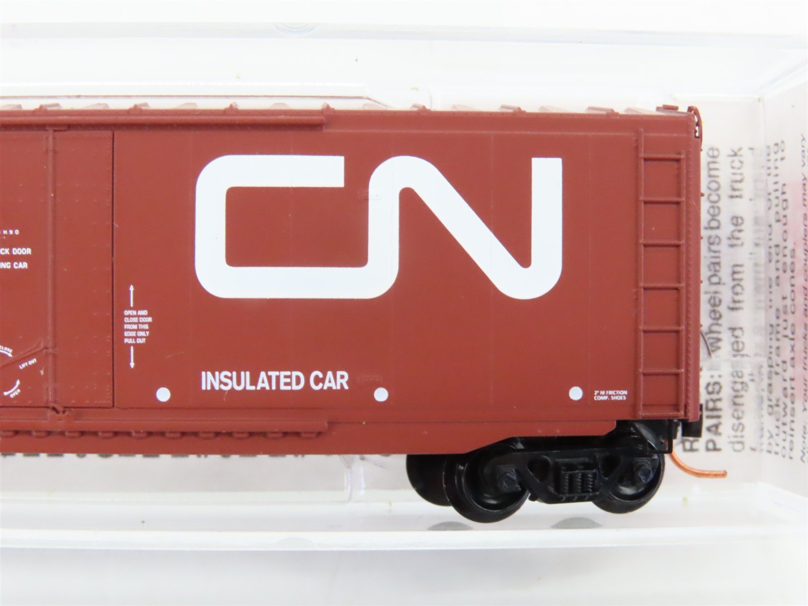 N Scale Micro-Trains 38340 CN Canadian National 50' Plug Door Box Car 283032 RTR