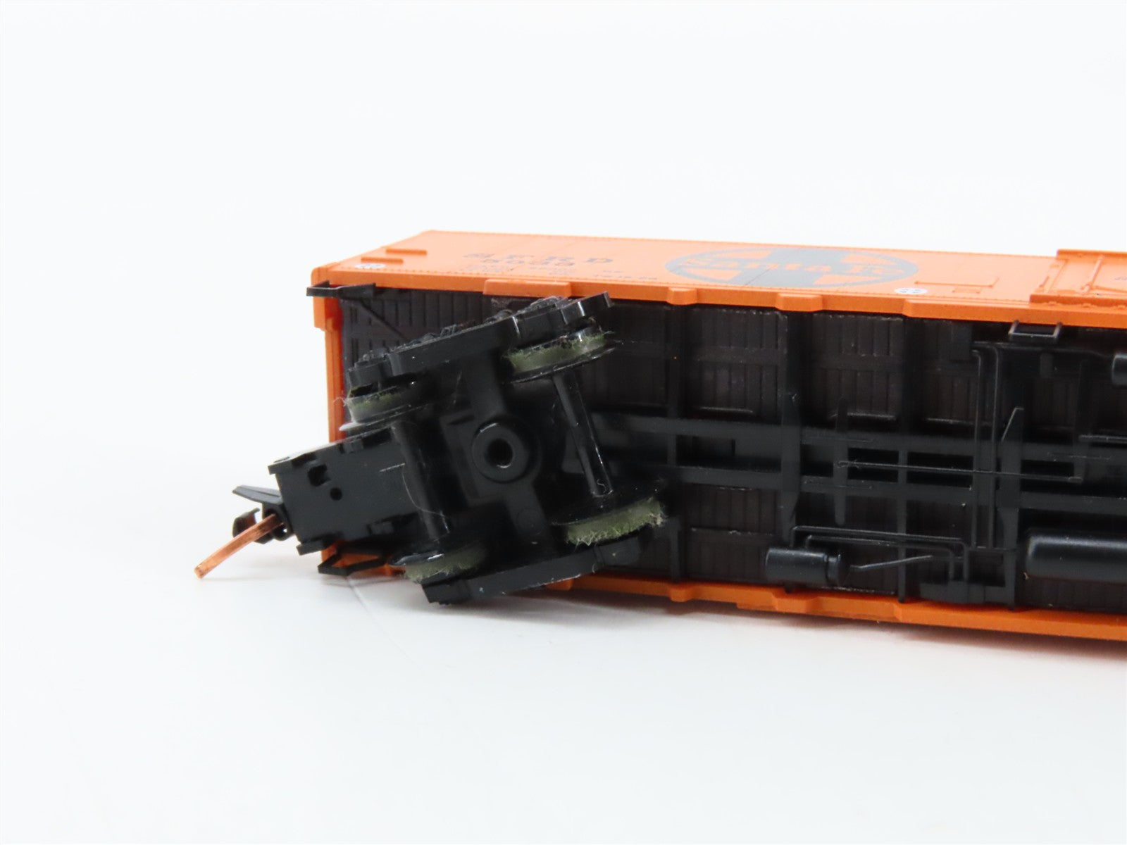 N Scale Micro-Trains 52050 ATSF Santa Fe 52' Express Reefer 5033 RTR
