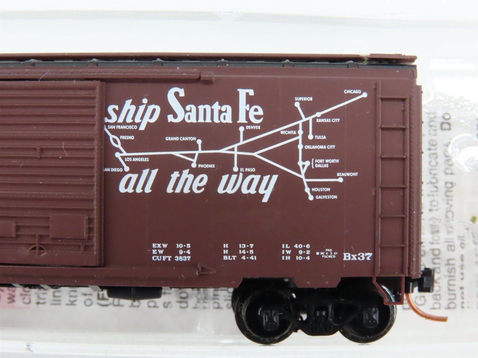 N Scale Micro-Trains 20460 ATSF Atchison, Topeka & Santa Fe 40' Box Car RTR
