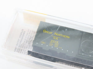 N Scale Micro-Trains 20416 GN Great Northern 40' Box Car 2510 RTR