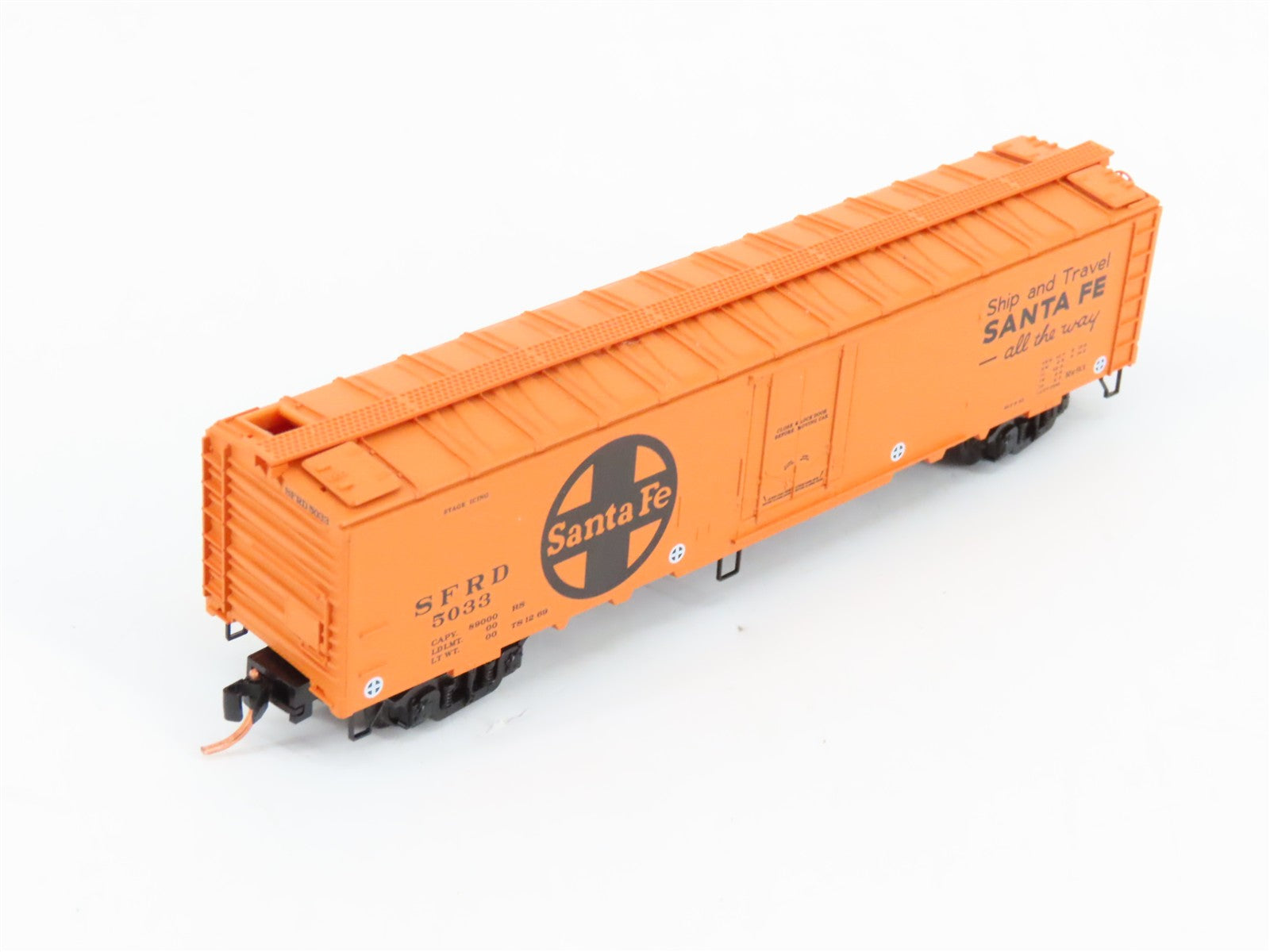 N Scale Micro-Trains 52050 SFRD Santa Fe 52' Express Reefer 5033 RTR
