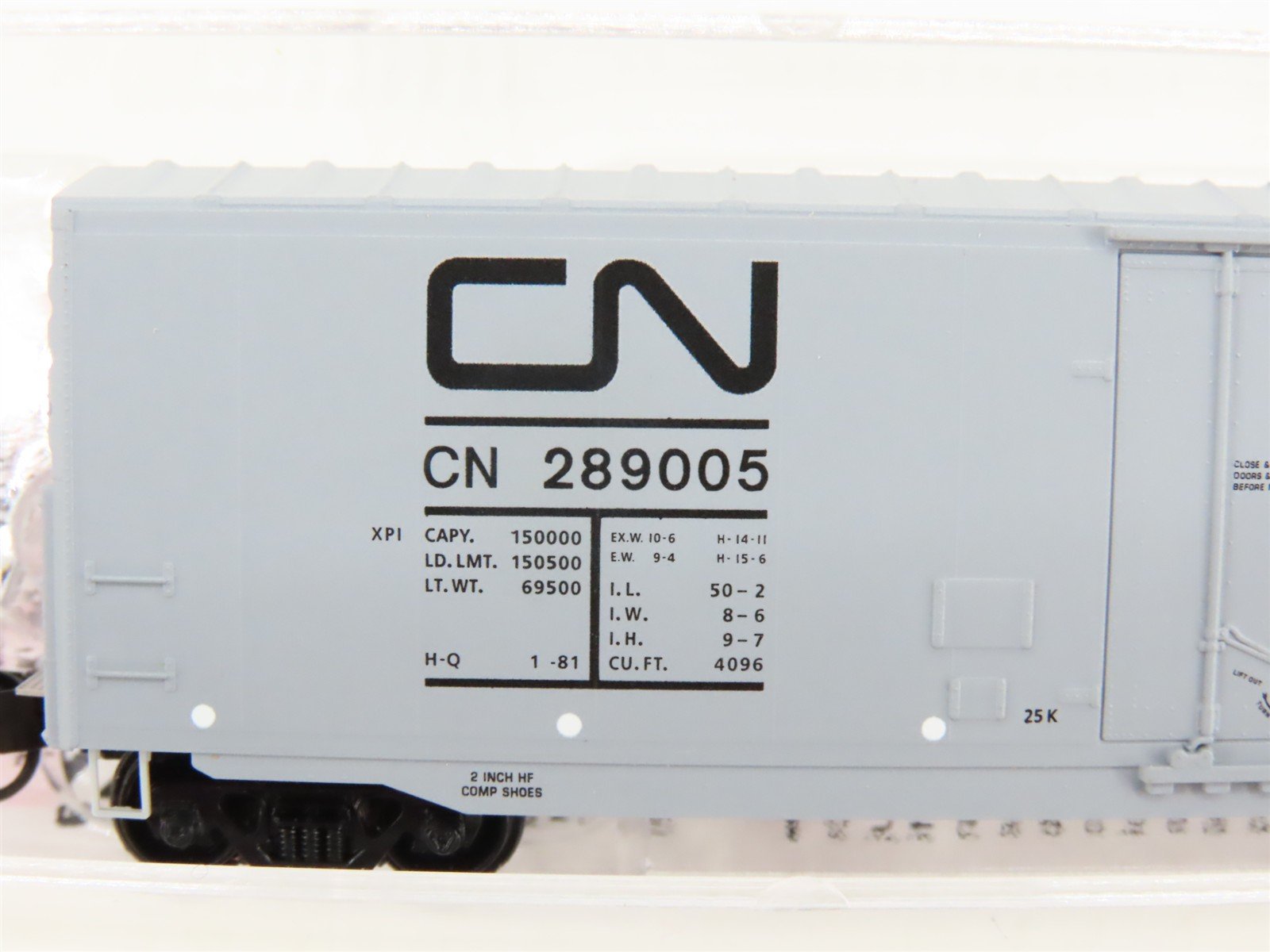 N Scale Micro-Trains 18100090 CN Canadian National 50' Box Car 289005 RTR