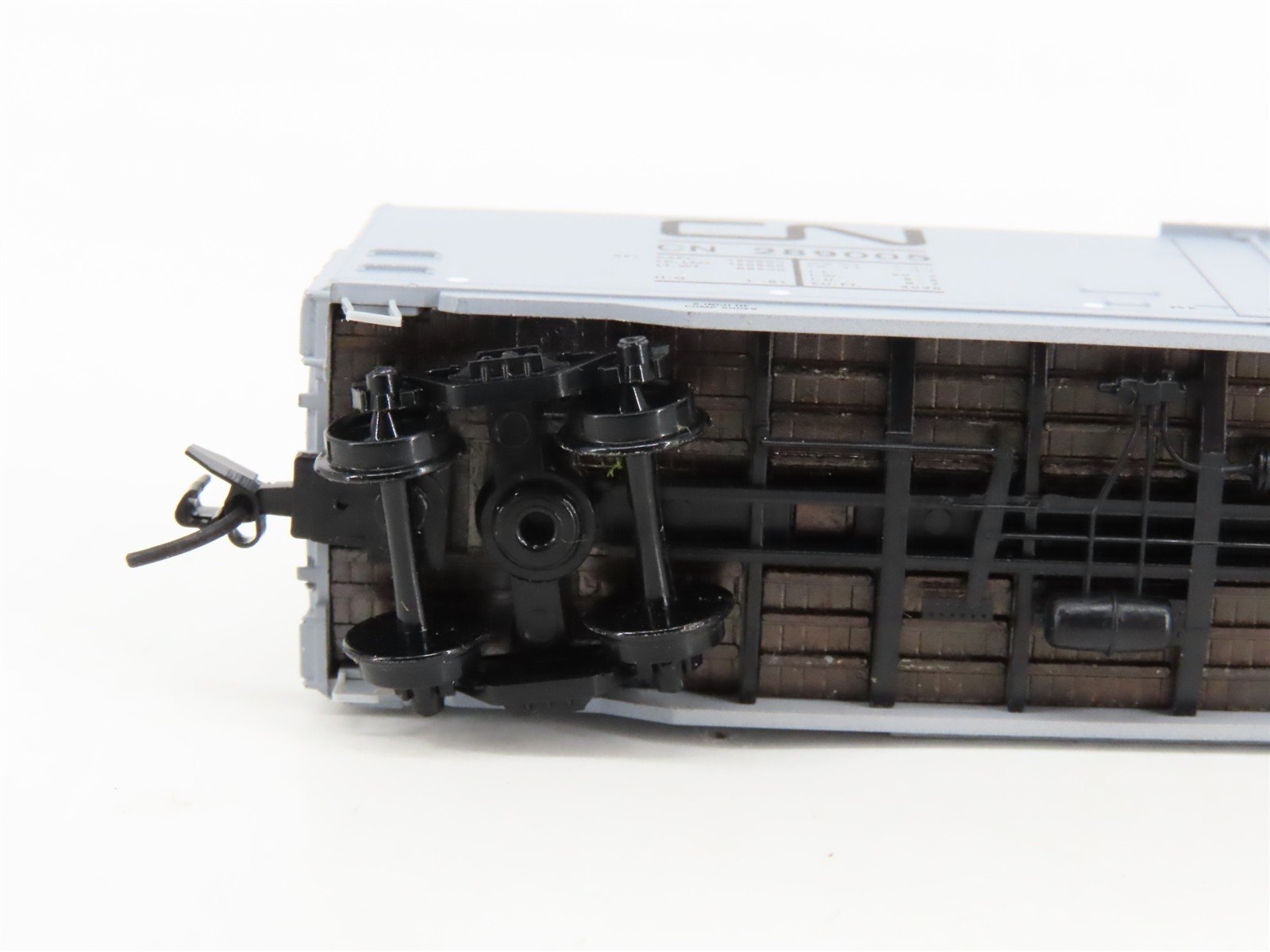 N Scale Micro-Trains 18100090 CN Canadian National 50' Box Car 289005 RTR
