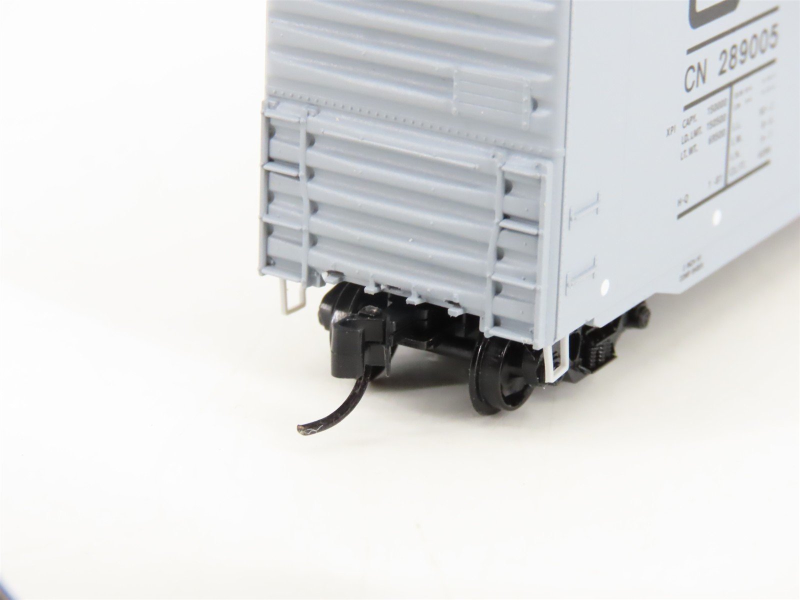 N Scale Micro-Trains 18100090 CN Canadian National 50' Box Car 289005 RTR