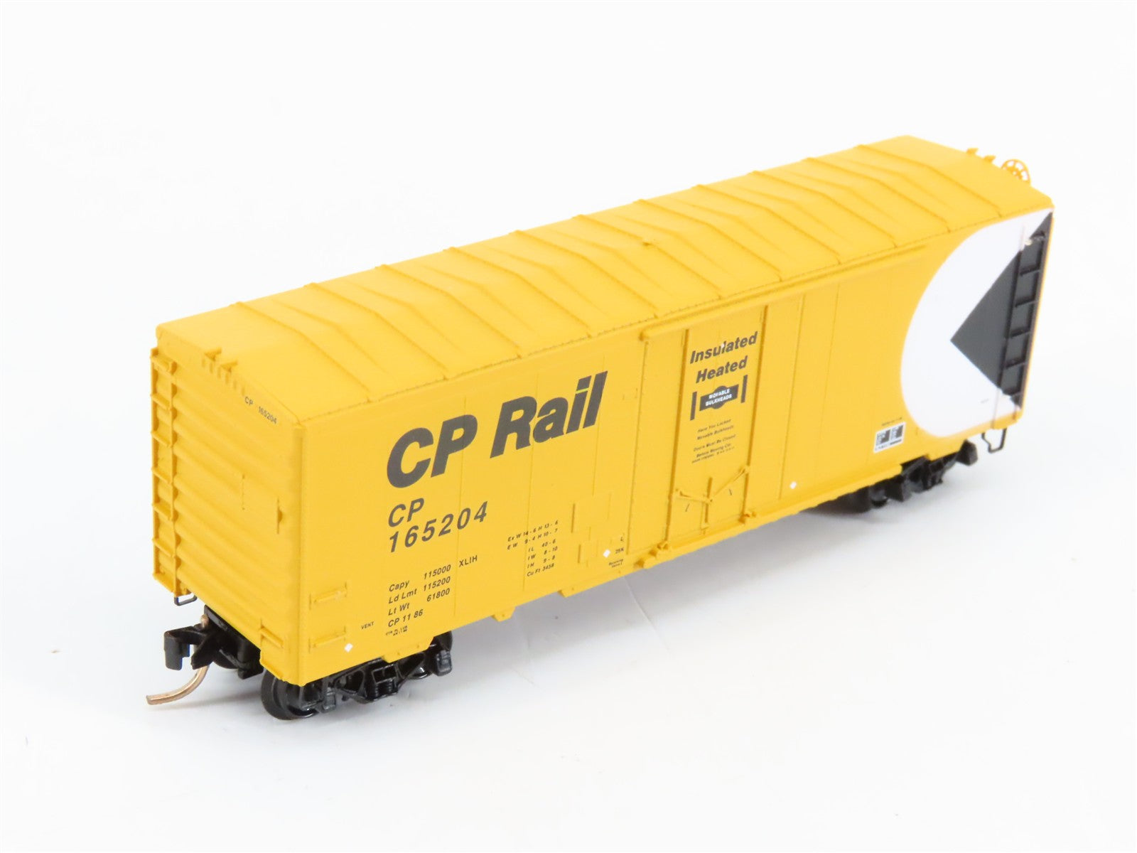 N Scale Micro-Trains 74010 CP Canadian Pacific 40' Plug Door Box Car 165204 RTR