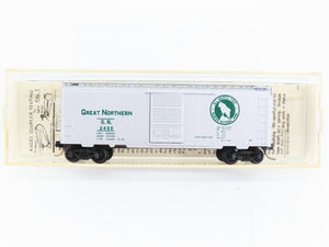 N Scale Micro-Trains 20100 GN Great Northern 40' Box Car 2499 RTR