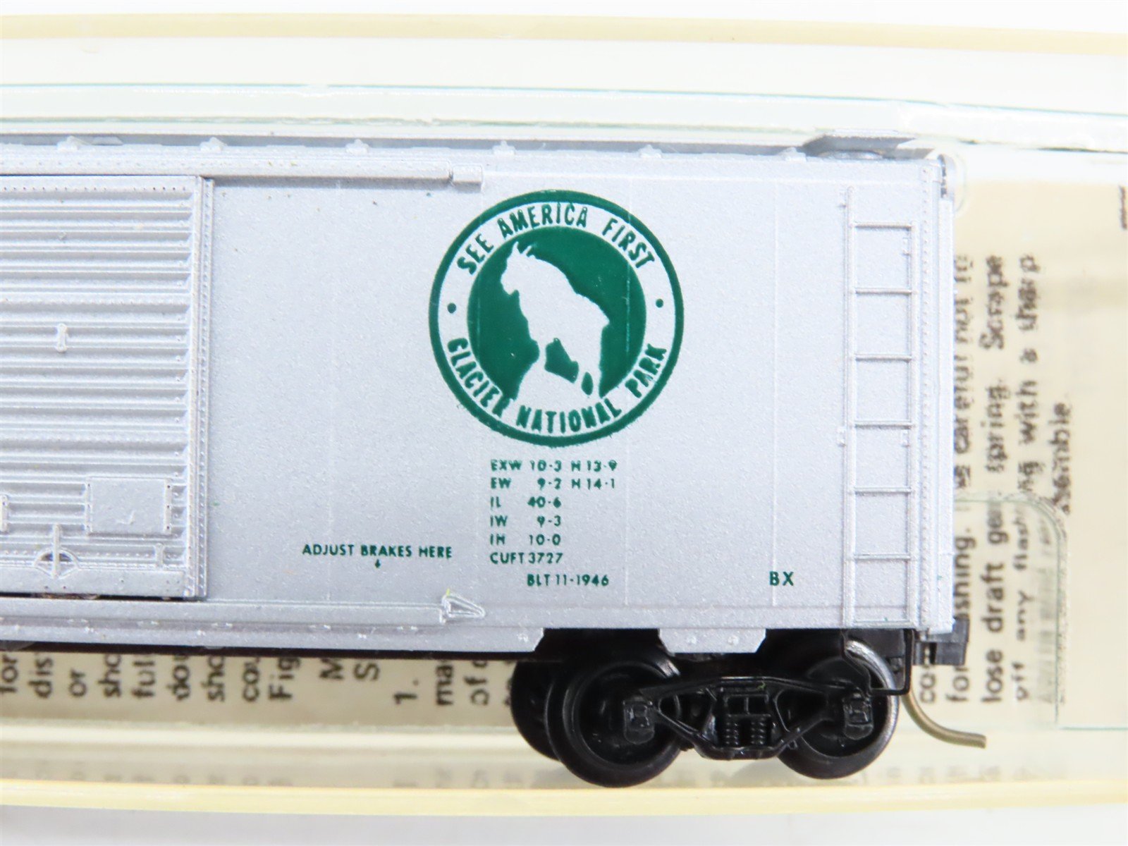 N Scale Micro-Trains 20100 GN Great Northern 40' Box Car 2499 RTR
