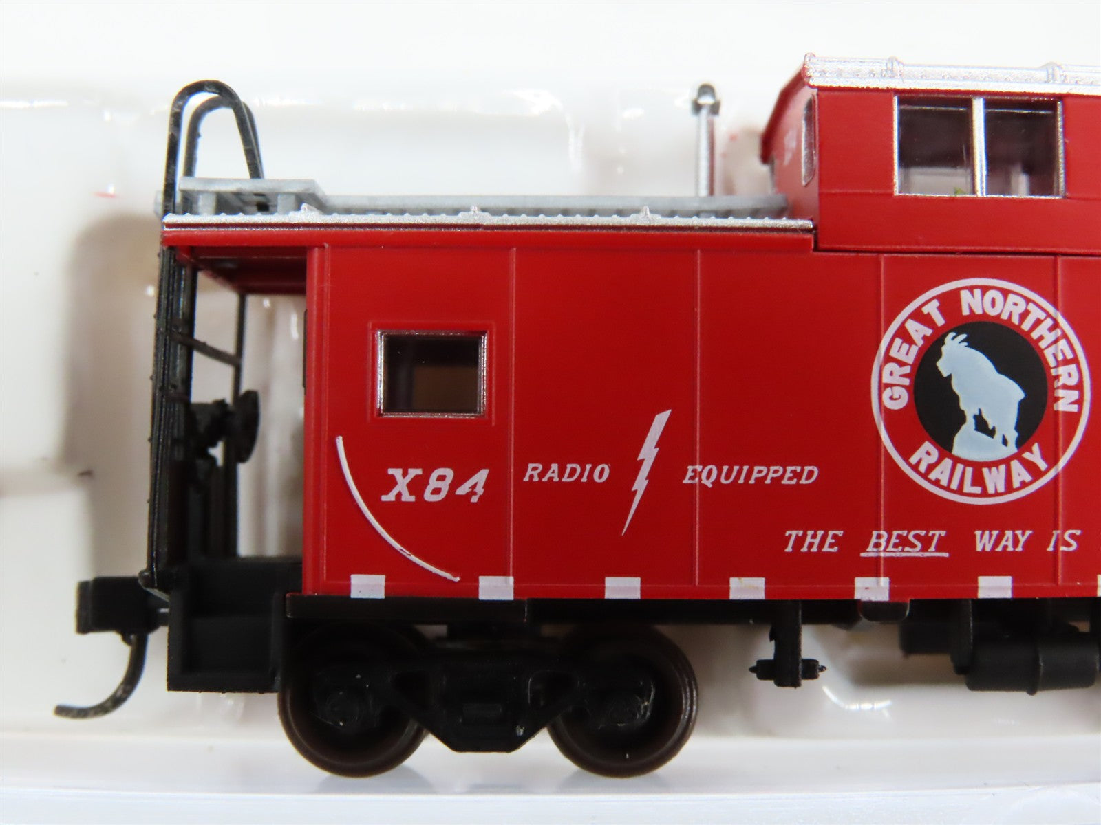 N Scale Atlas 50005603 GN Great Northern Standard Cupola Caboose X84 RTR