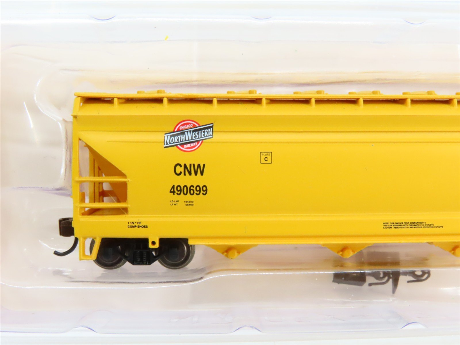 N Scale Bachmann 17558 Chicago & North Western 56' 4-Bay Center-Flow Hopper RTR