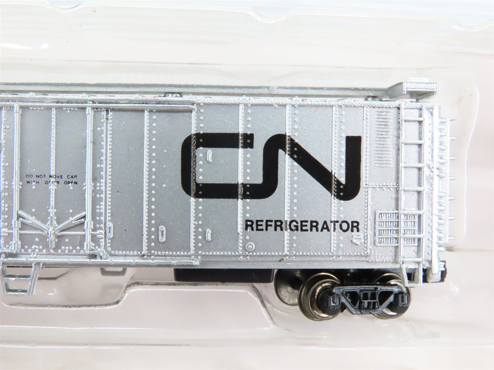 N Scale Bachmann 70963 CN Canadian National 50' Reefer 209872 RTR