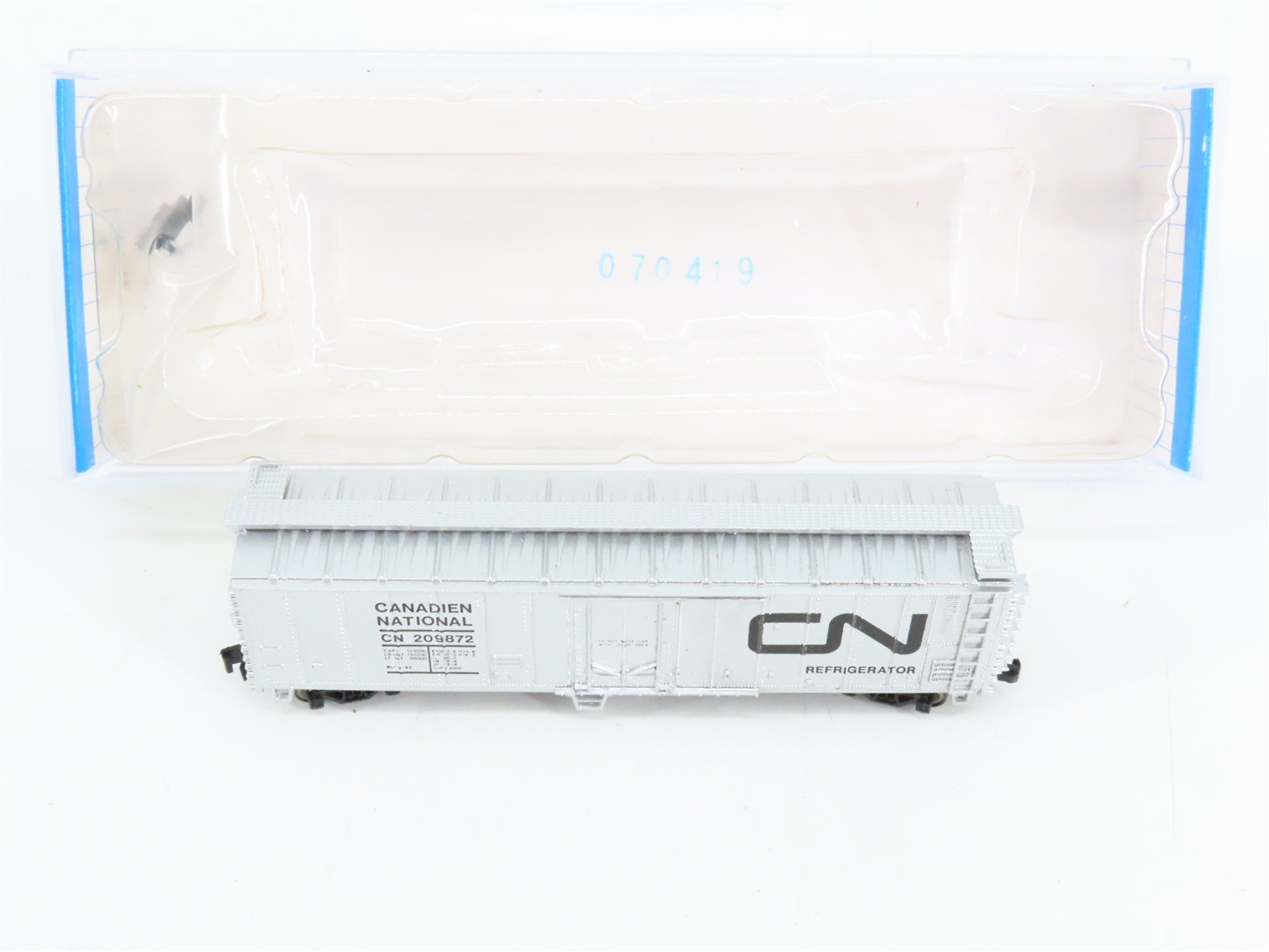N Scale Bachmann 70963 CN Canadian National 50' Reefer 209872 RTR