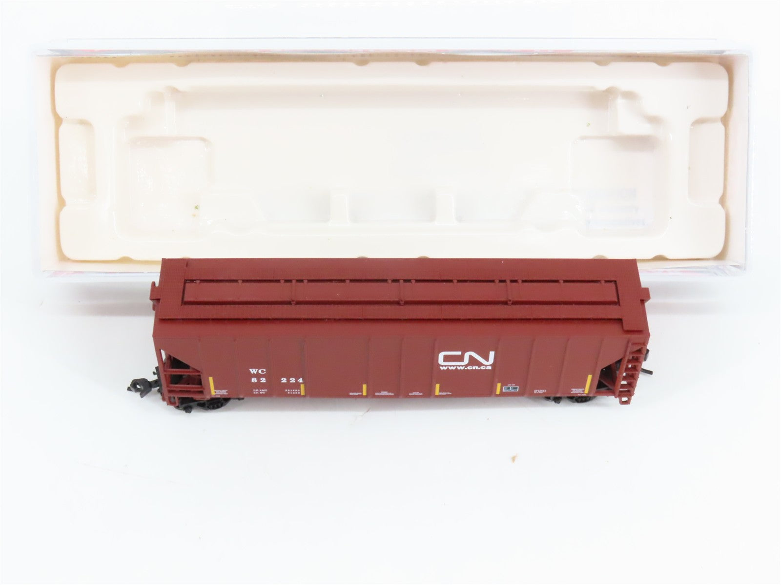 N Scale Atlas 50004594 WC Canadian National 3-Bay Covered Hopper 82224 RTR