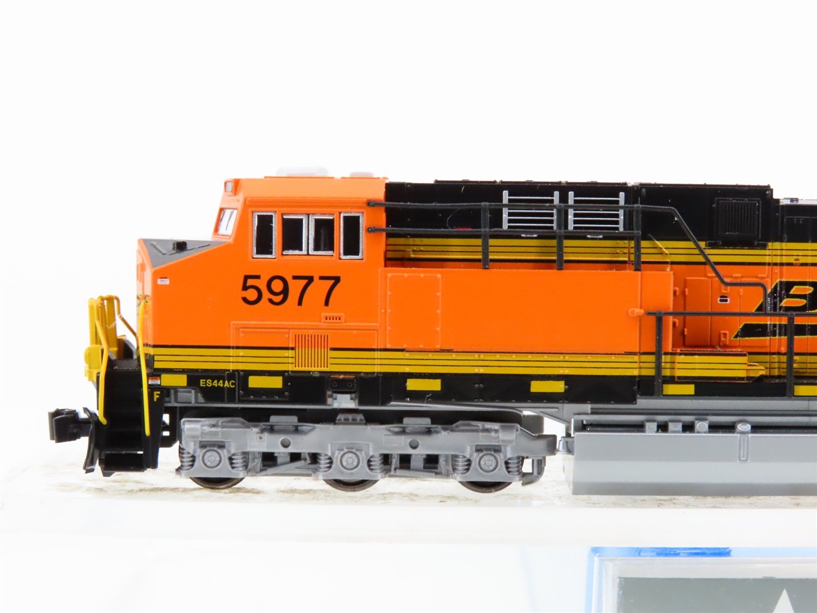 N Scale KATO 176-6301 BNSF Railway EMD SD70MAC Diesel #5977 - DCC Ready