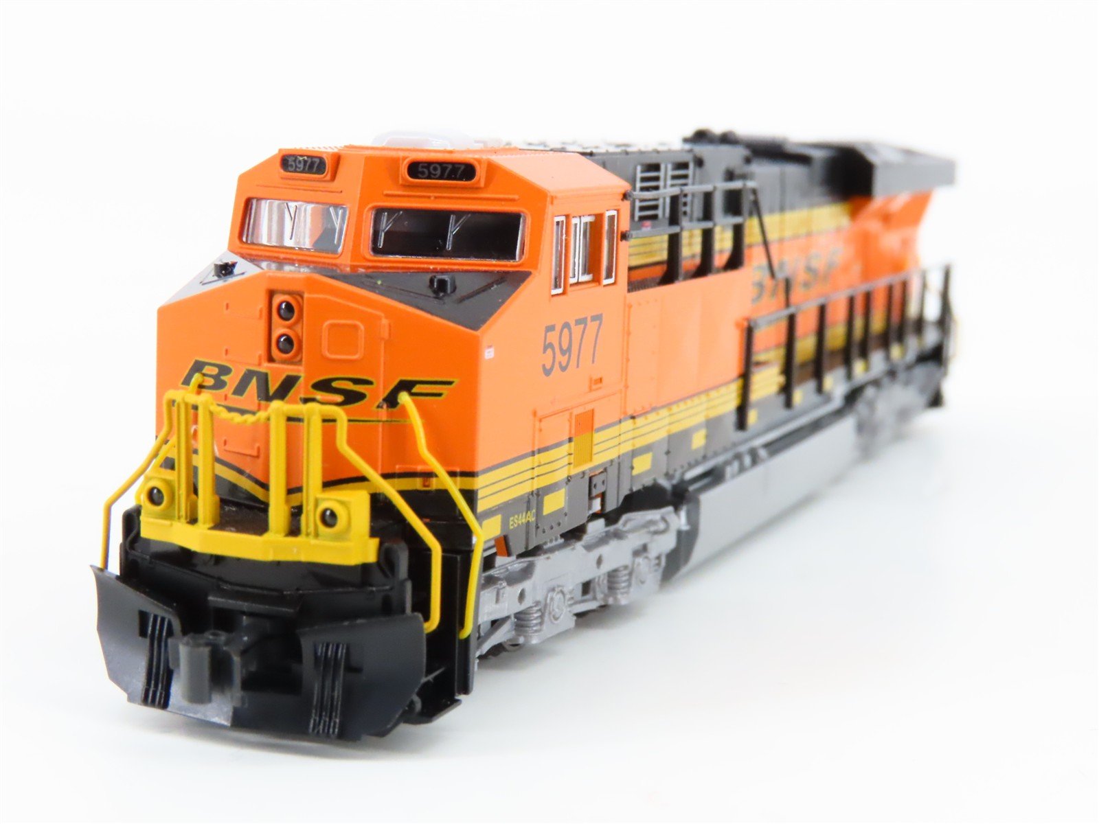 N Scale KATO 176-6301 BNSF Railway EMD SD70MAC Diesel #5977 - DCC Ready