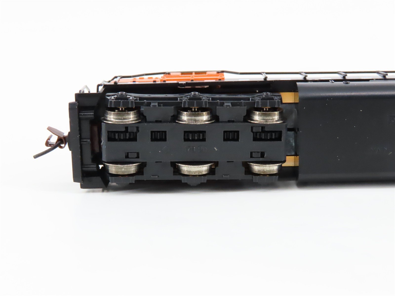 N Scale KATO 176-3113 GN Great Northern EMD SD45 Diesel #415
