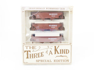HO Scale Bev-Bel 778 MILW Milwaukee Road 2-Bay Open Hopper 3-Car Kit