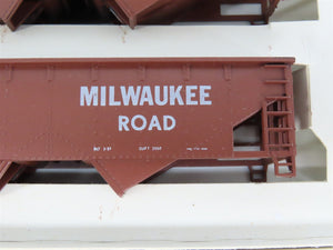 HO Scale Bev-Bel 778 MILW Milwaukee Road 2-Bay Open Hopper 3-Car Kit