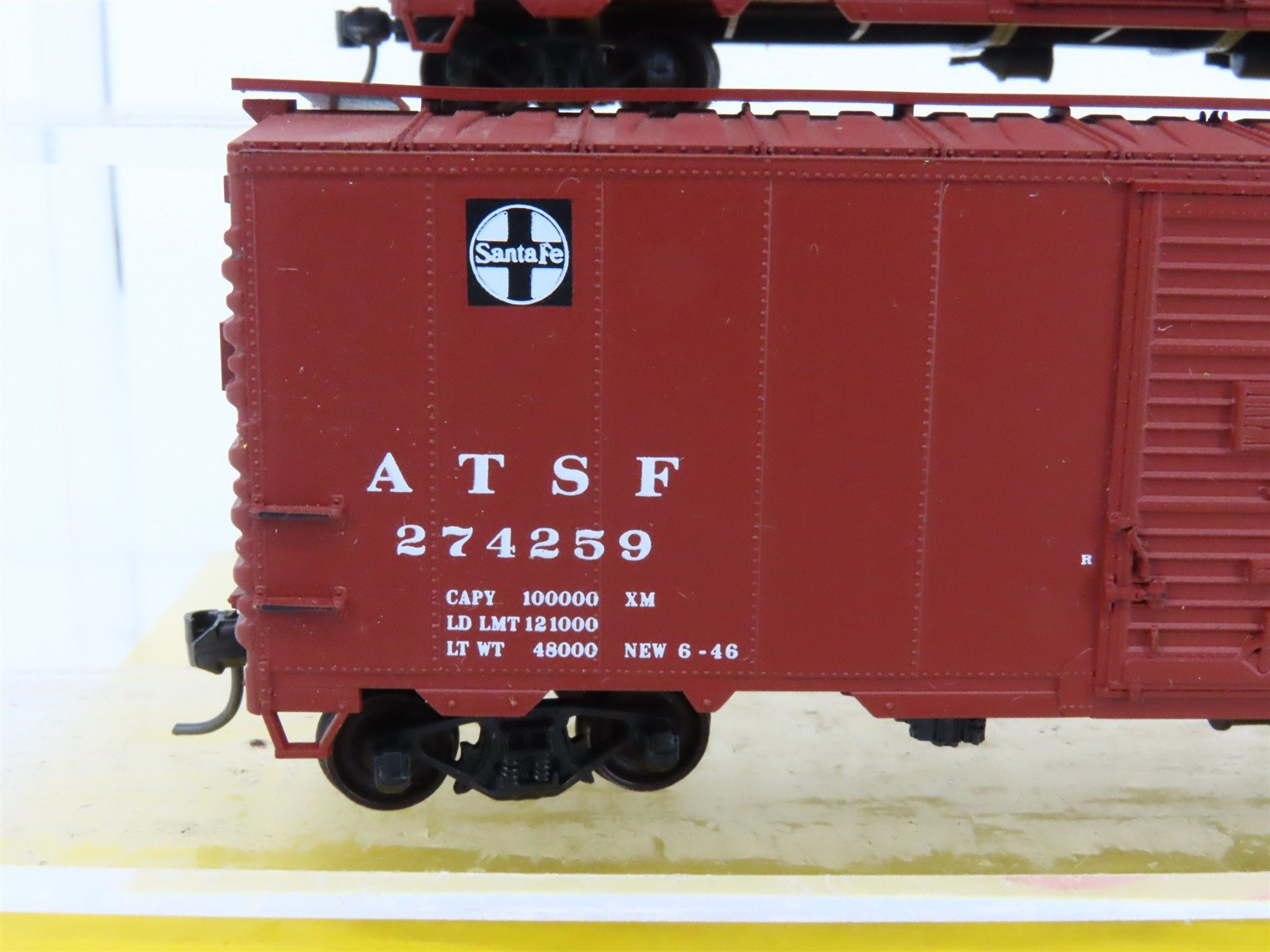 HO Scale Accurail 3322 ATSF Santa Fe 40' Boxcar 3-Pack Built-up Kits