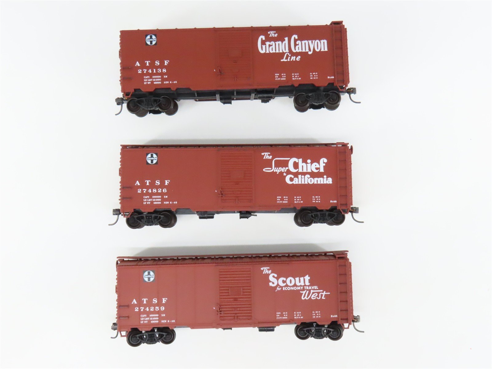 HO Scale Accurail 3322 ATSF Santa Fe 40' Boxcar 3-Pack Built-up Kits